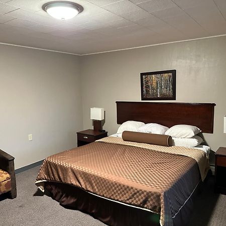 Cedar Hill Lodge Saint Ignace Ngoại thất bức ảnh