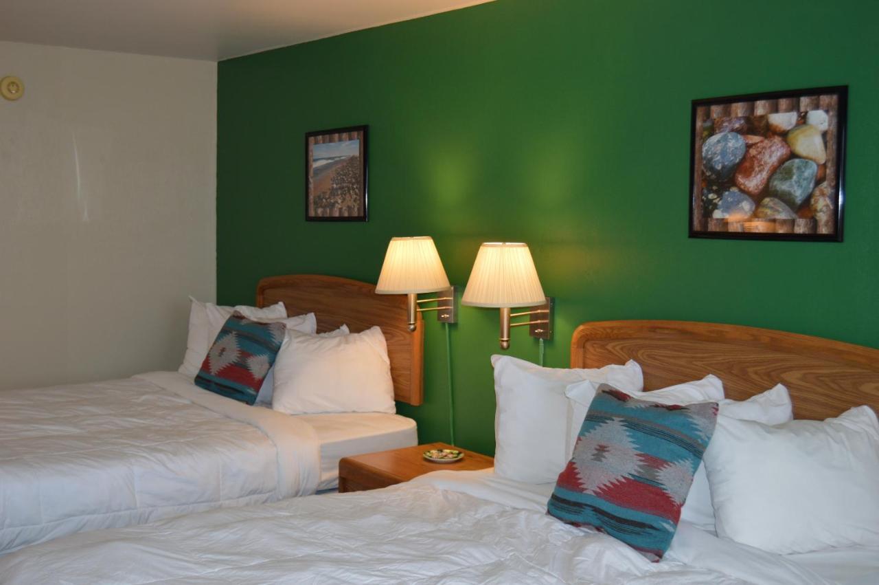 Cedar Hill Lodge Saint Ignace Ngoại thất bức ảnh
