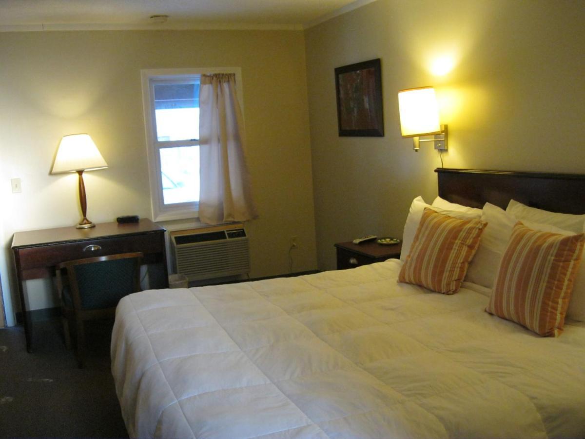 Cedar Hill Lodge Saint Ignace Ngoại thất bức ảnh