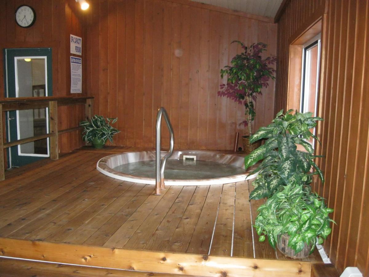 Cedar Hill Lodge Saint Ignace Ngoại thất bức ảnh