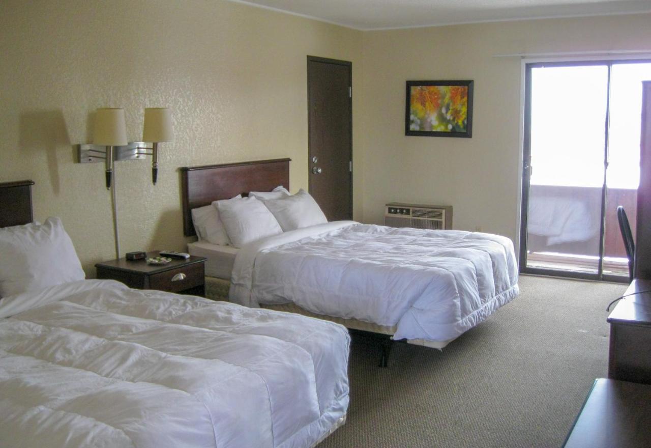 Cedar Hill Lodge Saint Ignace Ngoại thất bức ảnh