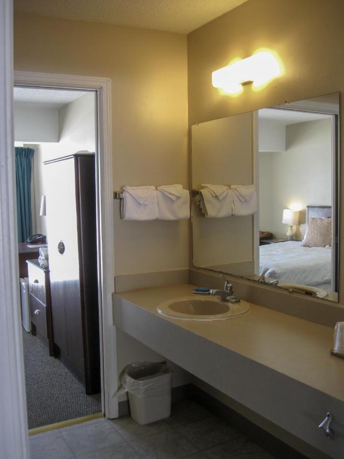 Cedar Hill Lodge Saint Ignace Ngoại thất bức ảnh