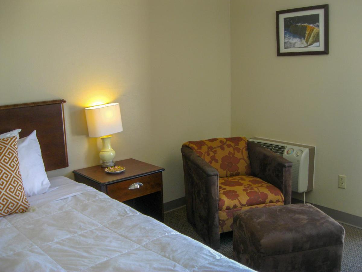Cedar Hill Lodge Saint Ignace Ngoại thất bức ảnh