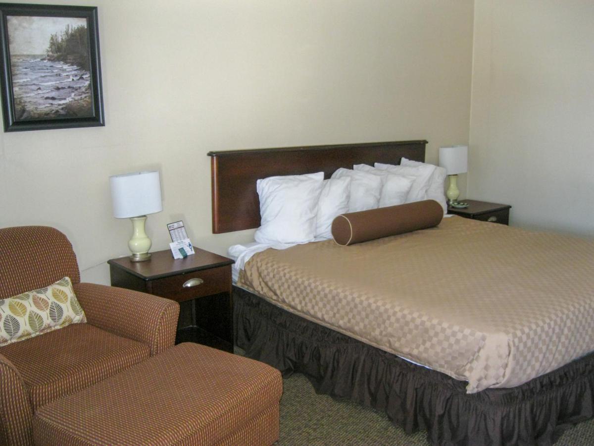 Cedar Hill Lodge Saint Ignace Ngoại thất bức ảnh